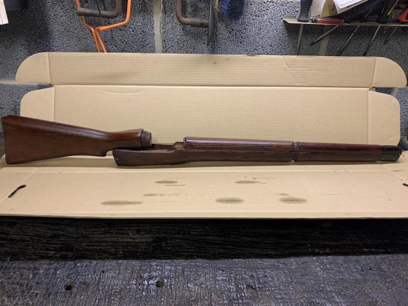 LEE ENFIELD NO4 MK1  WOOD SET. FOREND IS NEW PRODUCTION. OTHER PARTS ORIGINAL.