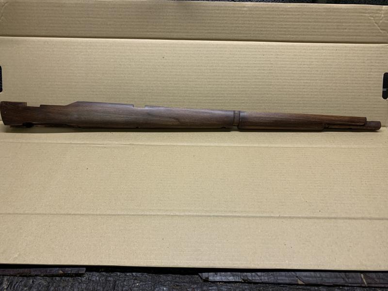 LEE ENFIELD SMLE N01 MK3 FOREND.COPY OF ORIGINAL. MAY NEED SOME WORK FOR FINAL FITTING. RECOMMEND WORK BY PROFESSIONAL FOR FINAL FITTING AND BEDDING